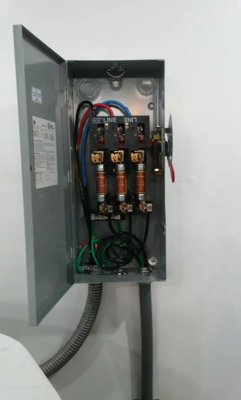 Three-phase disconnect switch installed for Smoke Detector Installation in Vernon